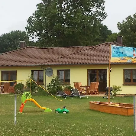 Ferienhaus Bei Familie Gau In Schaprode